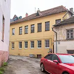 New & Stylish Old Town Apartment By Urban Rent
